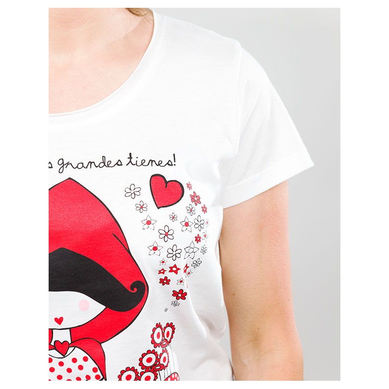 Anabel-Lee-Caperucita-Blanca-Camiseta