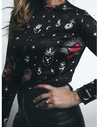 Camiseta Corazones Negra...