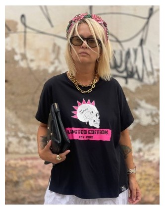 Camiseta Over Neon Skull...