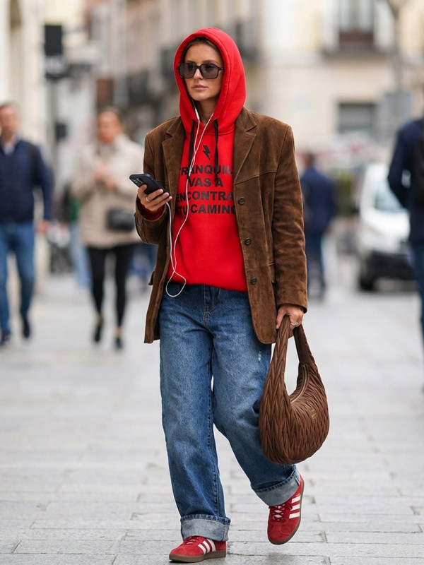 ▷ Comprar Sudadera Hoodie Tranquila Roja Aire Retro| Sopotey Woman. 2