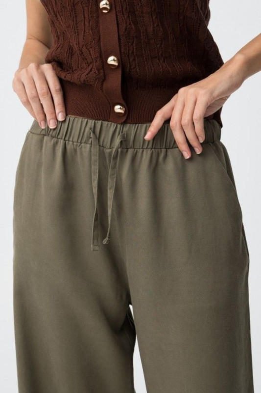 Pantalón Roselin 1 Patina Green Tiffosi 2