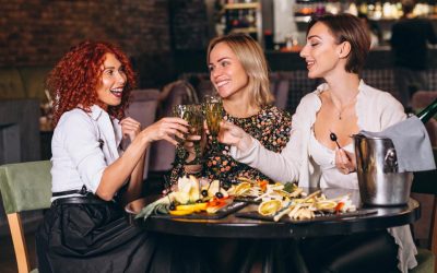 Consejos de moda para una comida al mediodía: Ideas de outfits